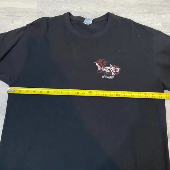 Hawai'i Shirts with Shark Graphic Print Mens Short Sleeve T Size  L - Picture 8 of 14